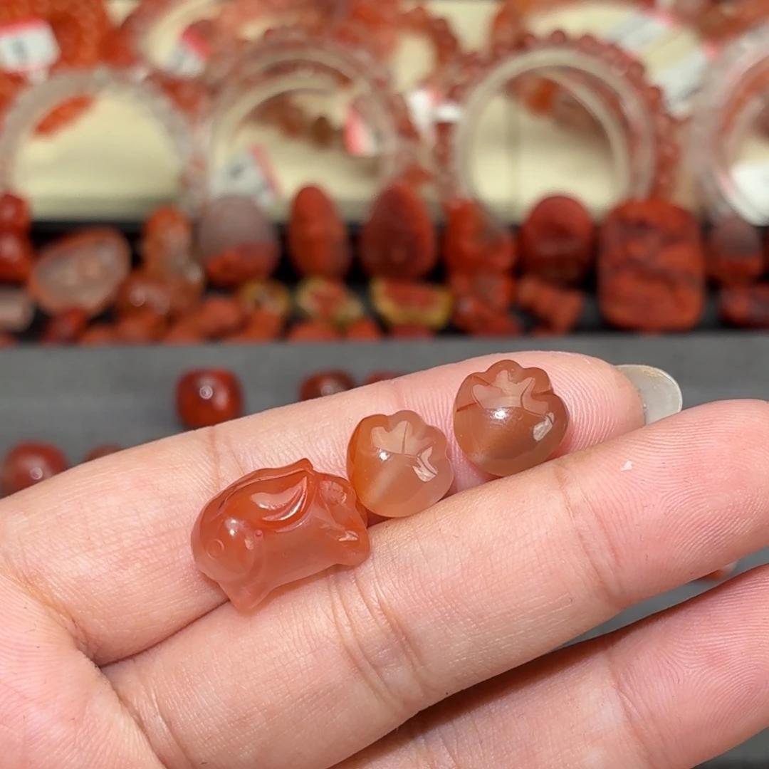 大***え南红玛瑙未镶嵌颈饰3个