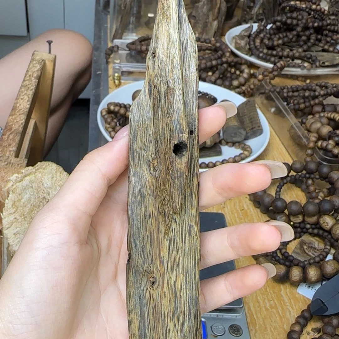 沉香碎屑沉香海南莺歌绿虫漏21g