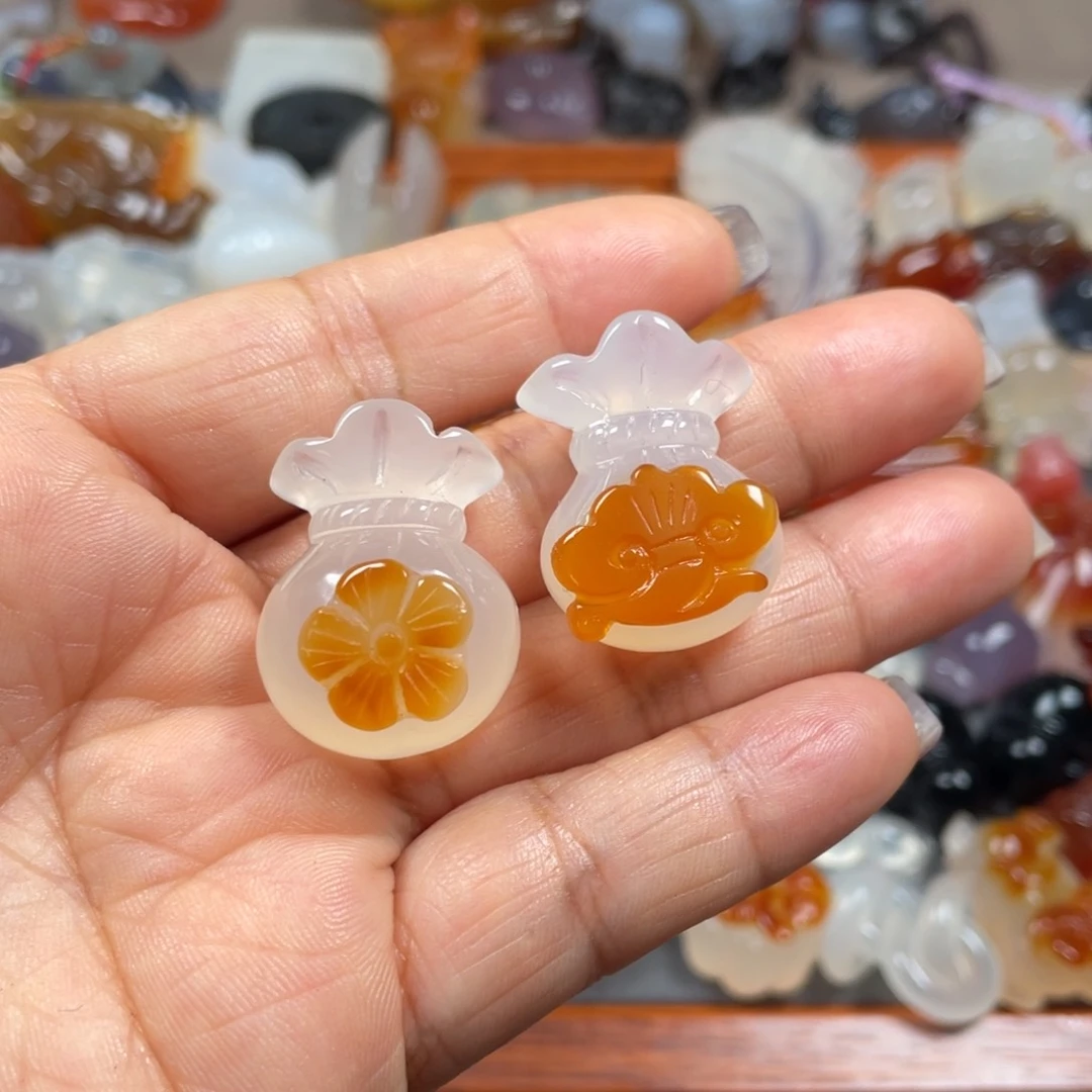 玛瑙/玉髓颈饰未镶嵌向***跑