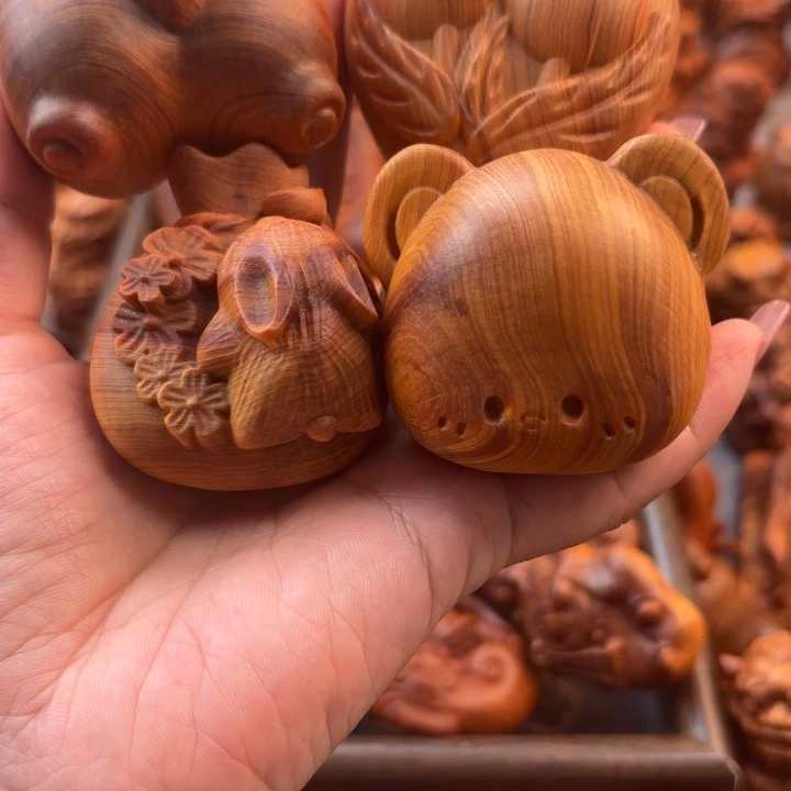 ？***？太行崖柏手把件的设计和制作