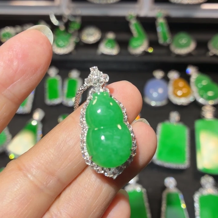 翡翠18K金镶嵌吊坠(不含链)翡翠