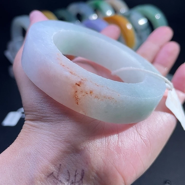 定制翡翠未镶嵌翡翠手镯