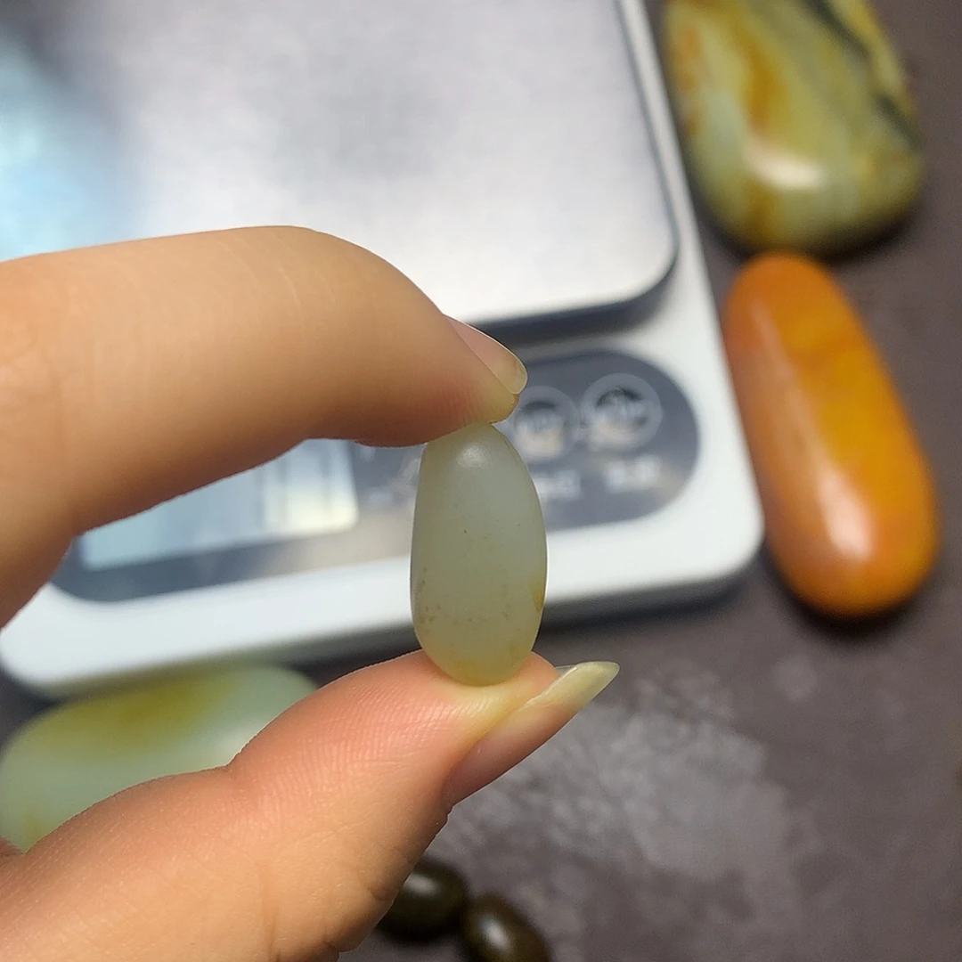 和田玉（糖玉）未镶嵌挂件