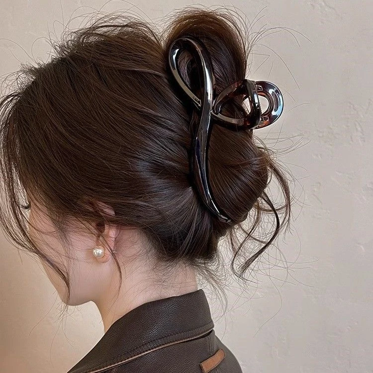 高级感气质早春抓夹女2025新款简约百搭后脑勺盘发鲨鱼夹发夹头饰