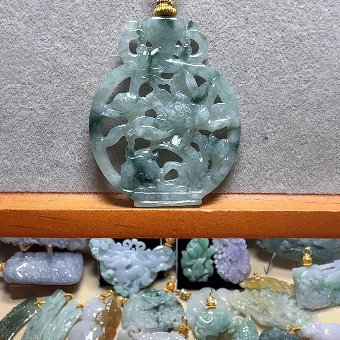 吊坠(赠链)未镶嵌翡翠