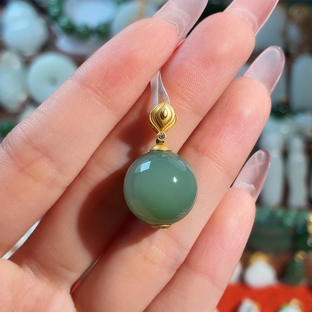 和田玉18K金镶嵌颈饰T