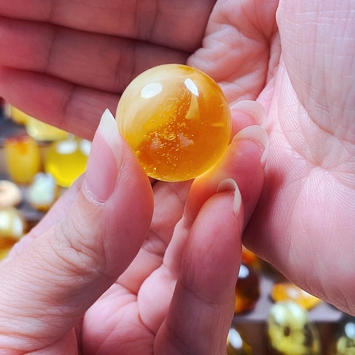 成***狼琥珀未镶嵌裸石珠子