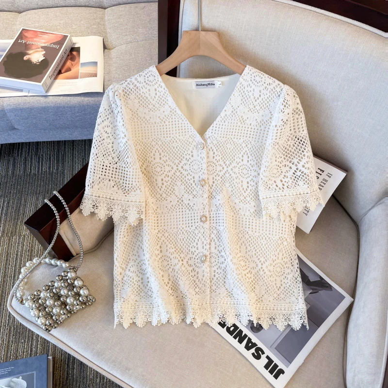 大码女装2025年胖mm夏季镂空蕾丝减龄小香风百搭显瘦遮肉V领上衣