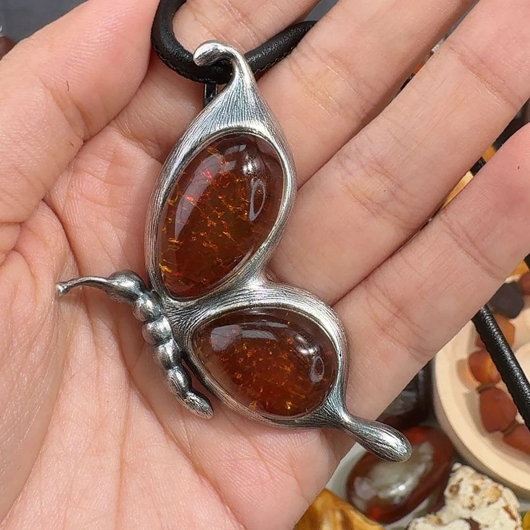 玉***森未镶嵌琥珀裸石我