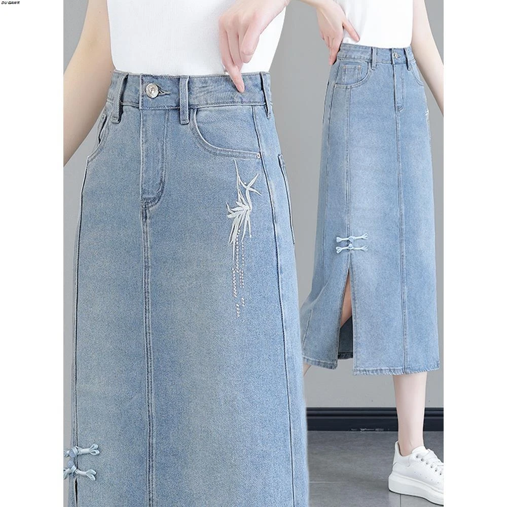 新中式国风牛仔半身裙女2025夏季新款高腰a字开叉盘扣中长包臀裙