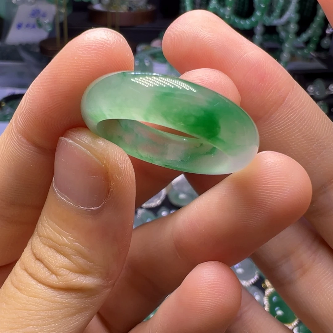 石英质玉未镶嵌颈饰