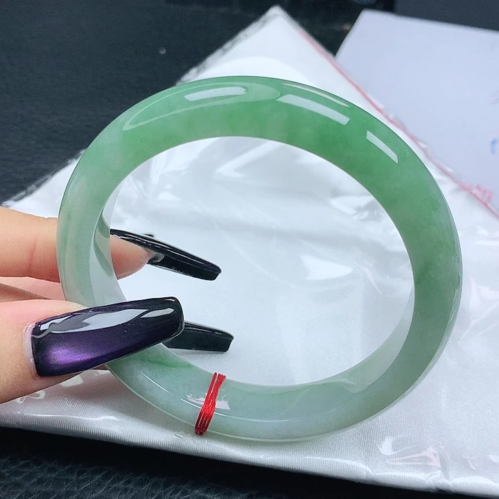 翡翠手镯未镶嵌翡翠61.1色饱满半山水正圈