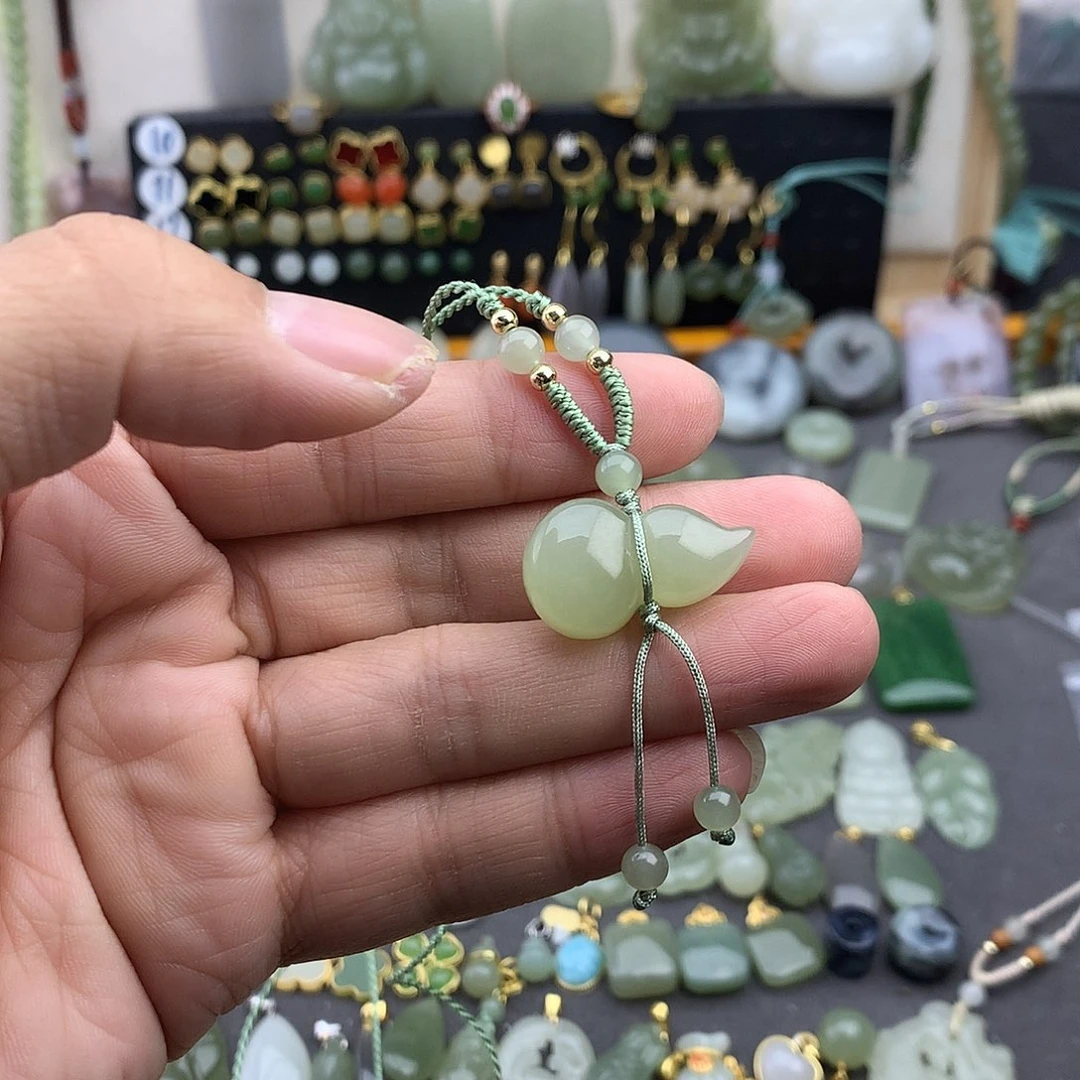 和田玉未镶嵌吊坠(不含链)