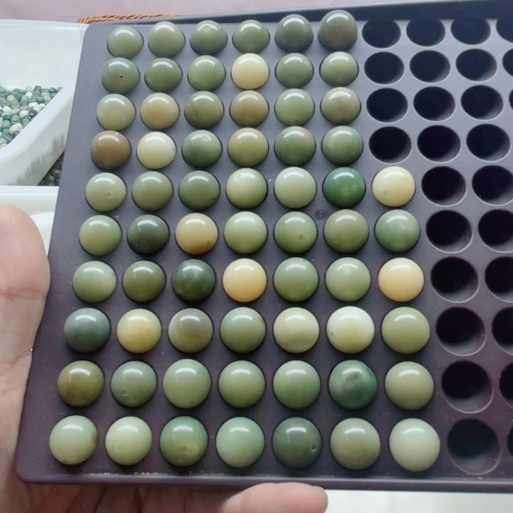 白玉菩提吊坠瑕疵13青提圆60颗