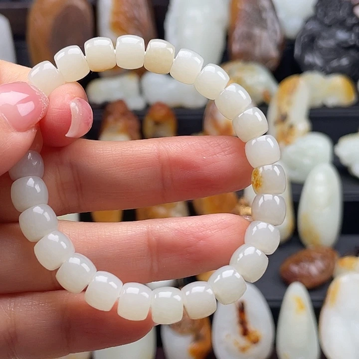 E***e和田玉未镶嵌颈饰