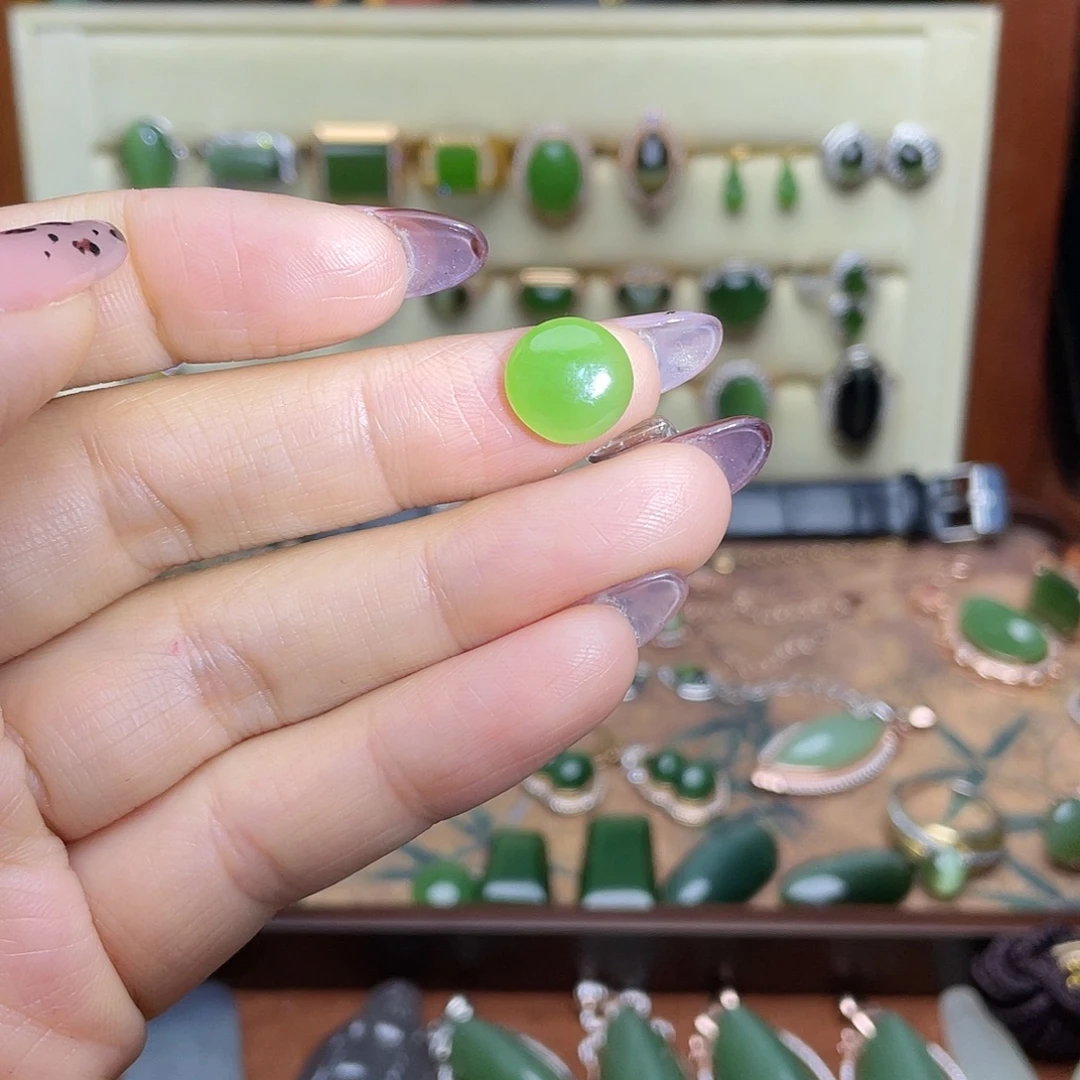 和田玉（碧玉）未镶嵌吊坠(不含链)裸蛋面