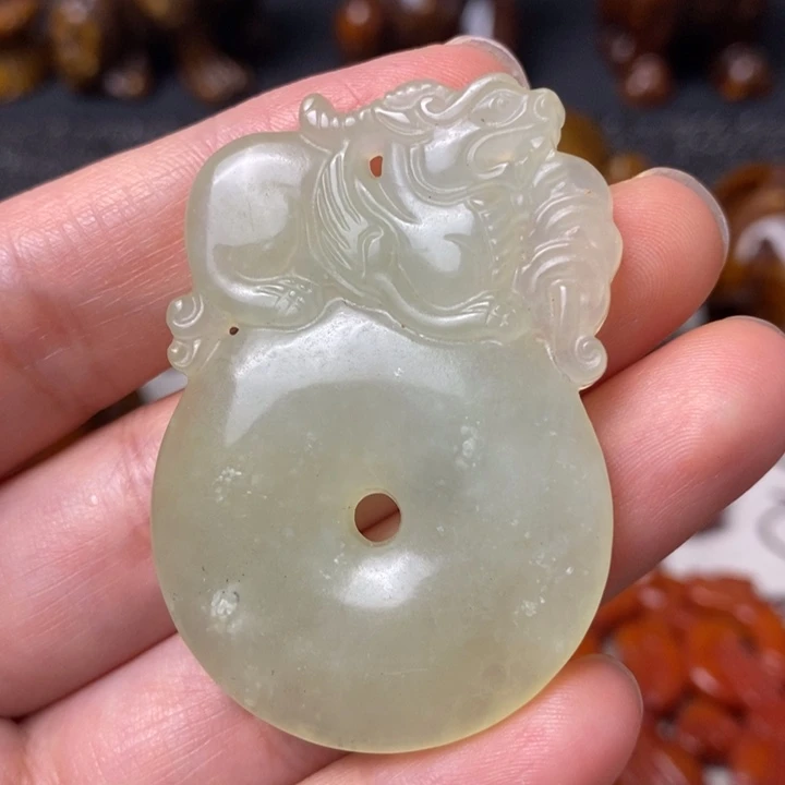 未镶嵌蛇纹石玉颈饰05