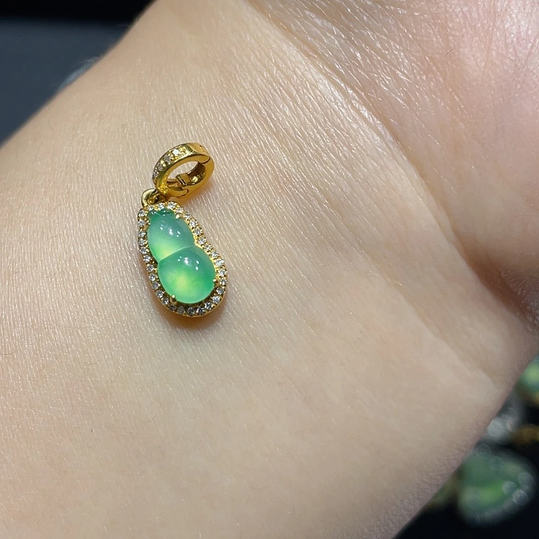 翡翠颈饰18K金镶嵌薇