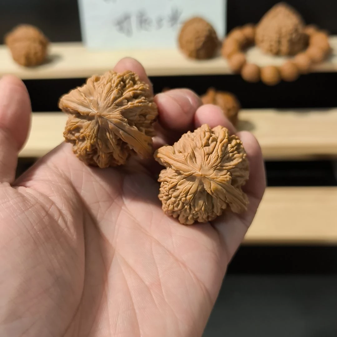 文玩核桃吊坠40虎头