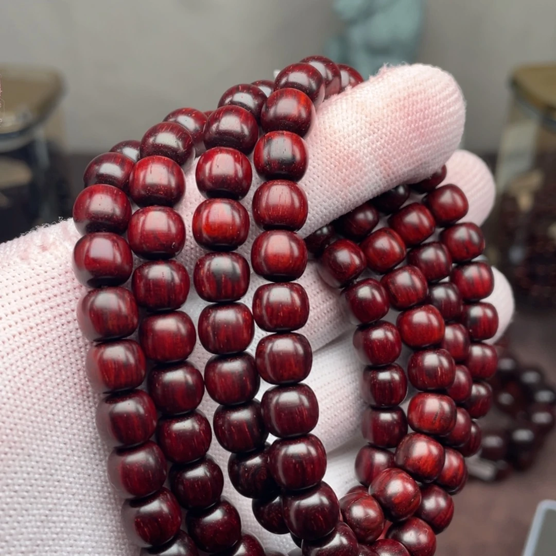 伍***胥小叶紫檀手串/手链0.80.9小晗