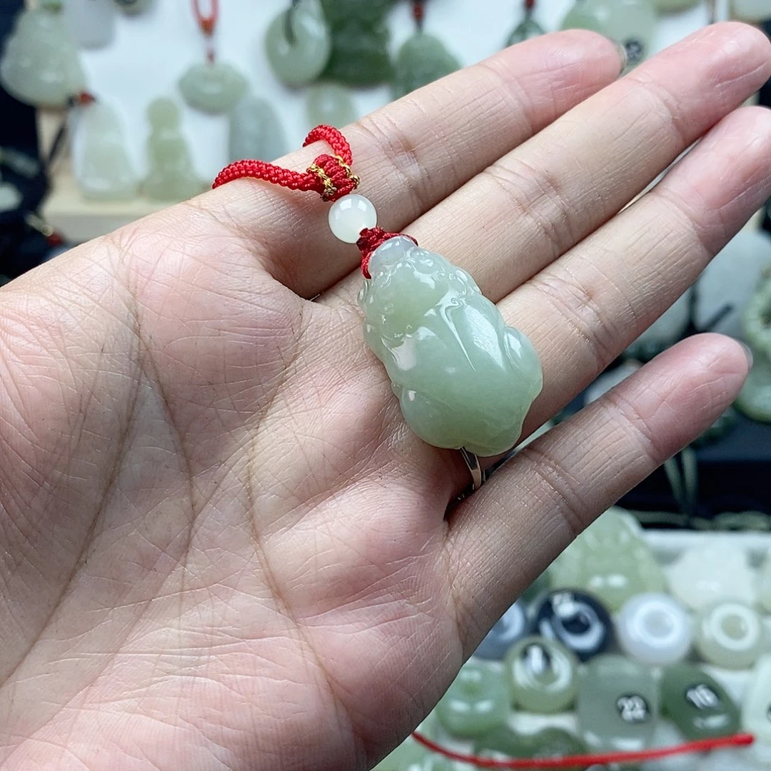 和田玉未镶嵌颈饰っ****?貔貅2703