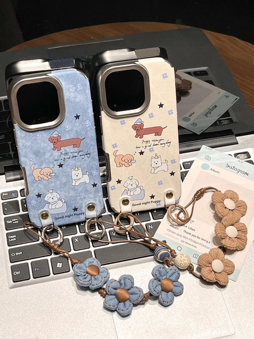 可爱刺绣KT贴皮壳带手绳适用苹果16/15/14/13防摔手机壳