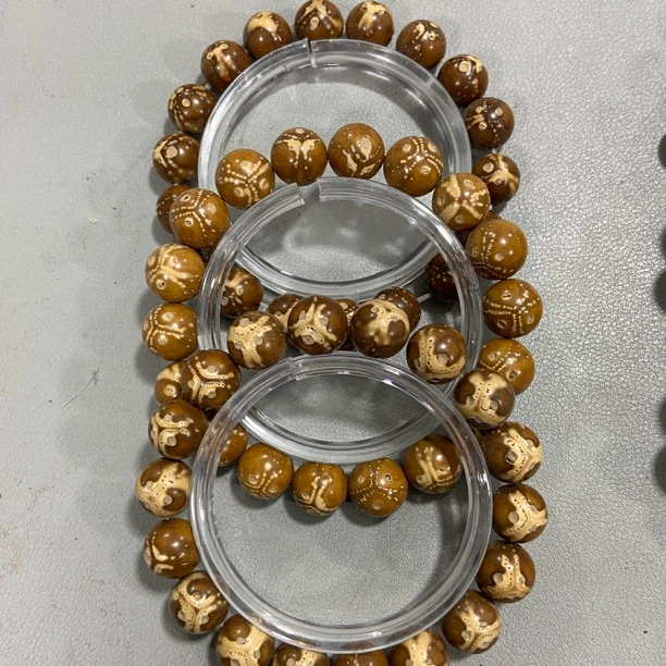 B650紫金鼠熊猫眼火焰纹圆珠手串(天然材质底色花纹多样发其一)