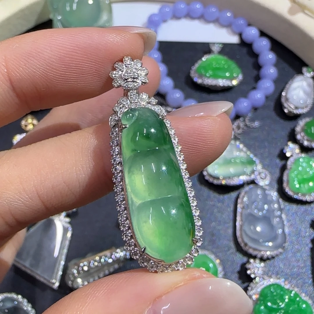 翡翠18K金镶嵌颈饰精品