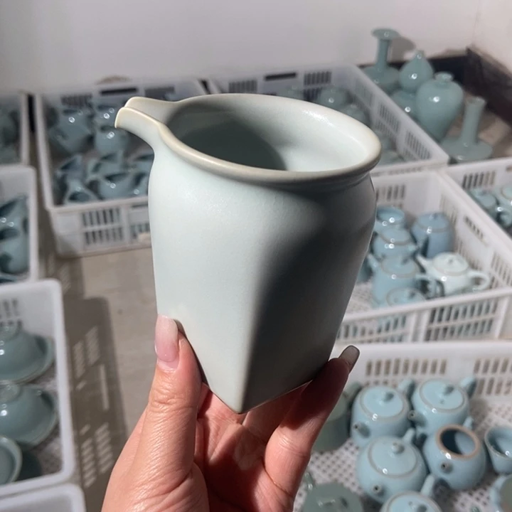 瓷片微瑕仿古釉公道杯