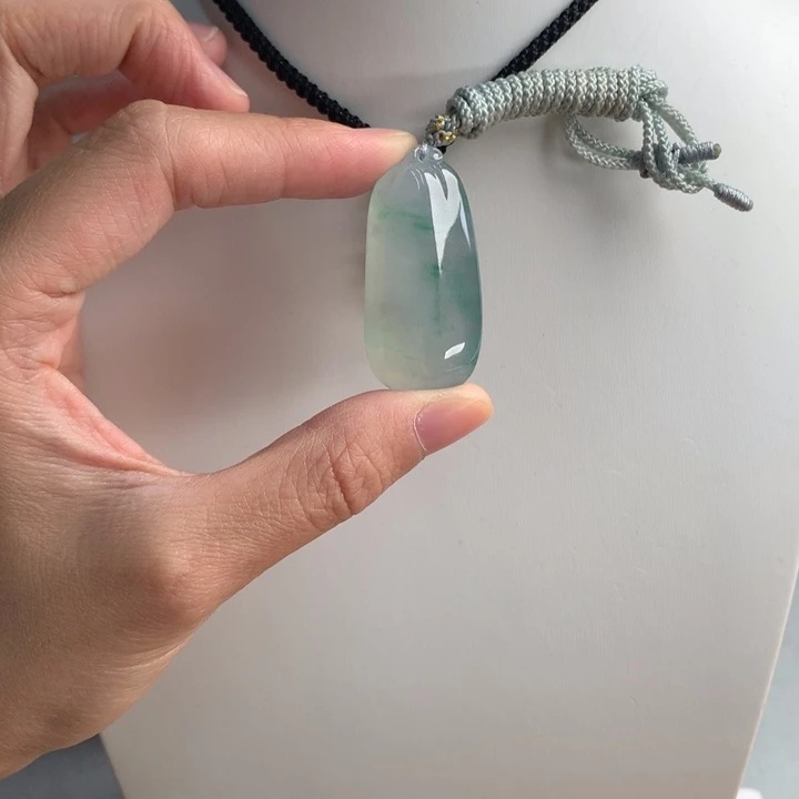 颈饰未镶嵌翡翠…..