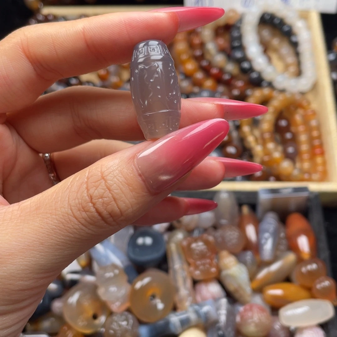 玛瑙/玉髓未镶嵌珠宝奇石