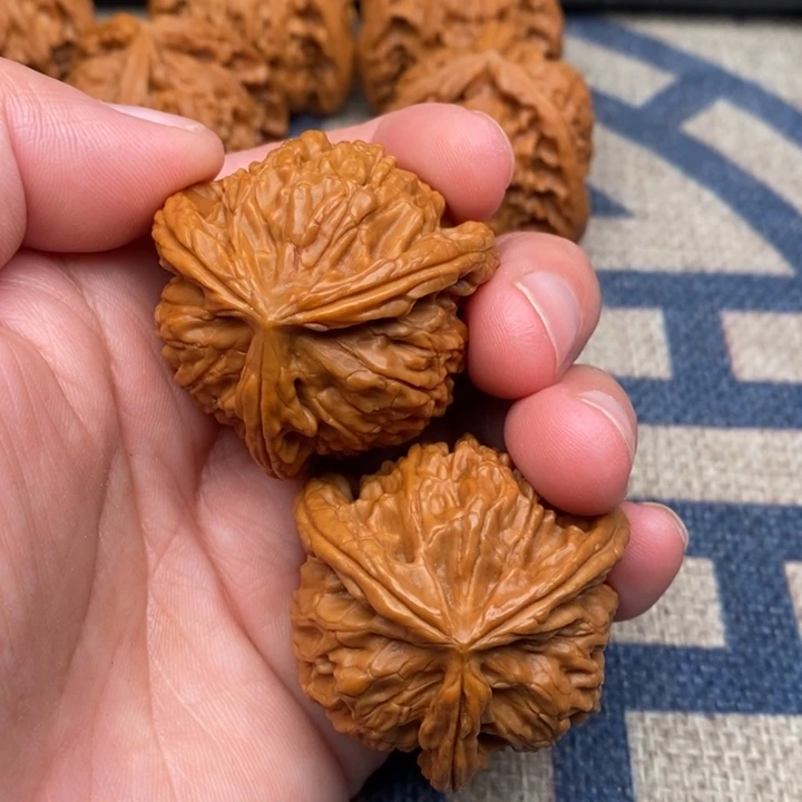 吊坠文玩核桃照***天三棱