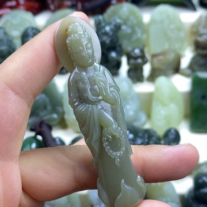 颈饰未镶嵌和田玉
