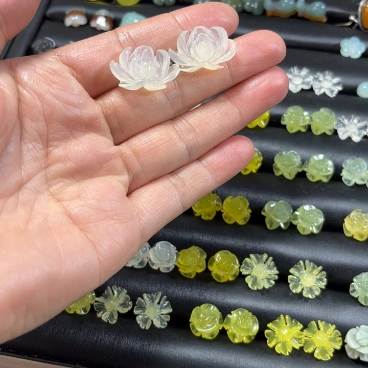 蛇纹石玉耳饰未镶嵌