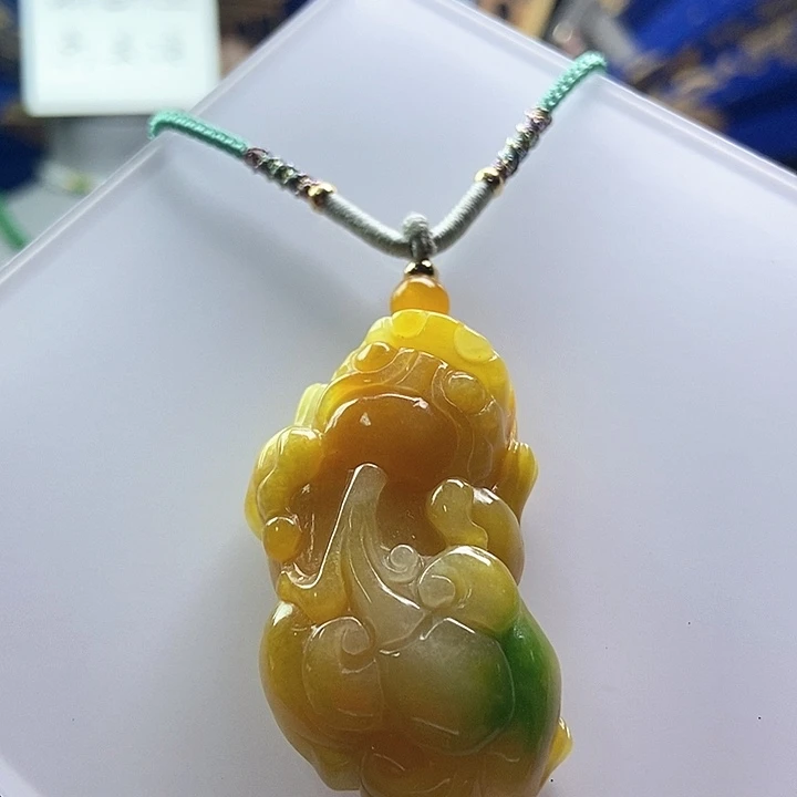 吊坠(赠链)未镶嵌翡翠