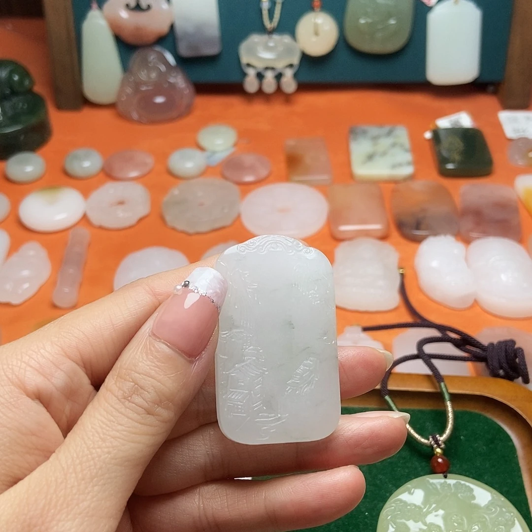 颈饰未镶嵌石英质玉