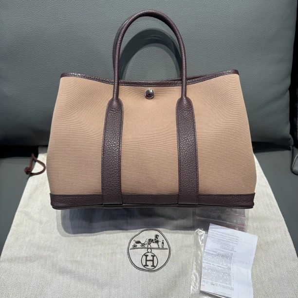 99新 Hermes/爱马仕 大象灰拼马鞍红内拼沙丘色 帆布花园30 z刻