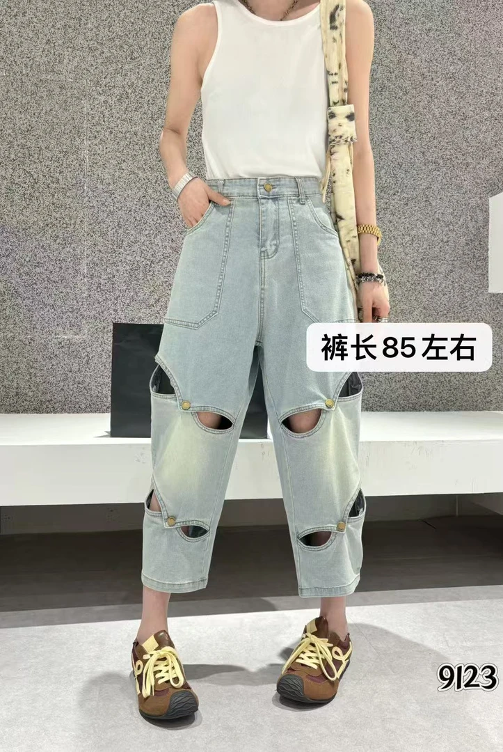 凤儿家-99123 蝴蝶镂空牛仔八分裤