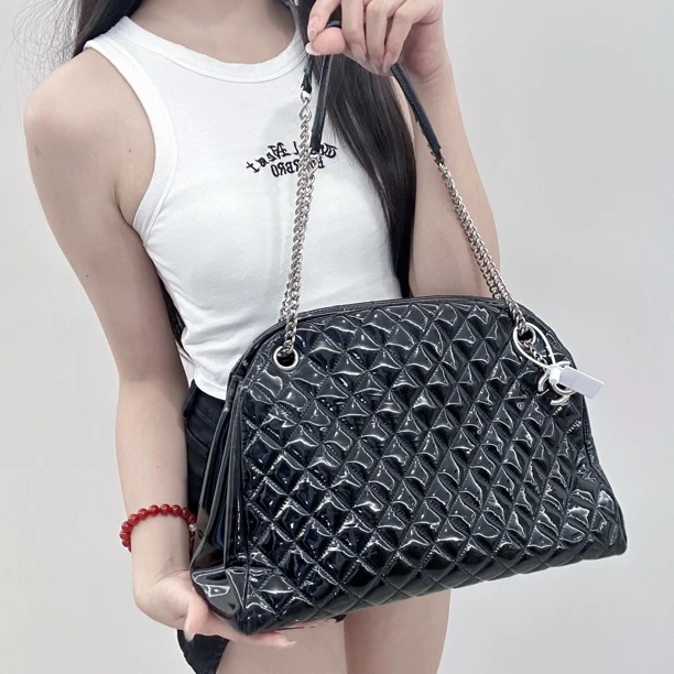 95新 Chanel/香奈儿 小元/漆面黑色菱格纹手提单肩包