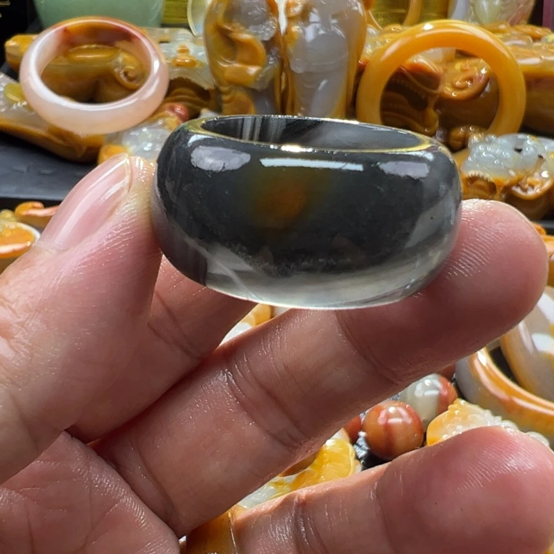 石英质玉未镶嵌颈饰