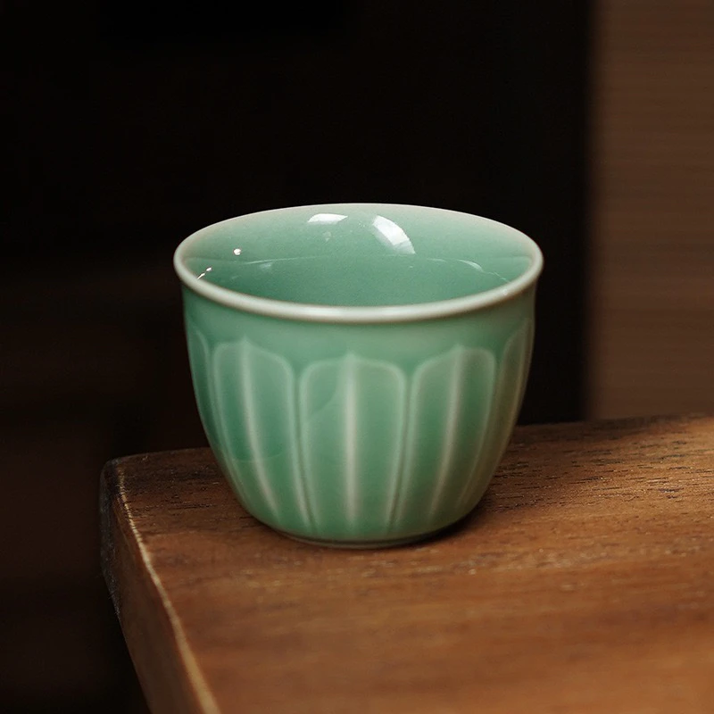 品茗杯主人杯青瓷莲花浮雕手工荷花小杯子单杯弟窑简约功夫茶杯