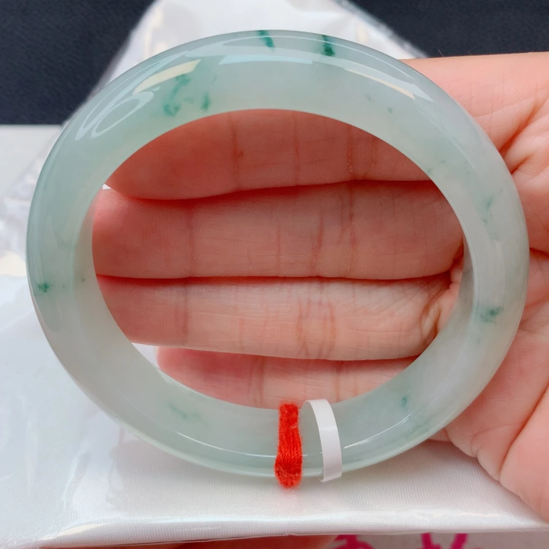 翡翠未镶嵌手镯58圈 细糯冰浅绿底飘绿花水润