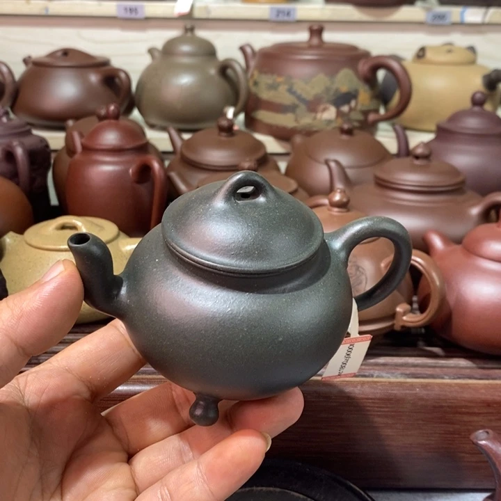 L***S紫砂茶壶精工制作