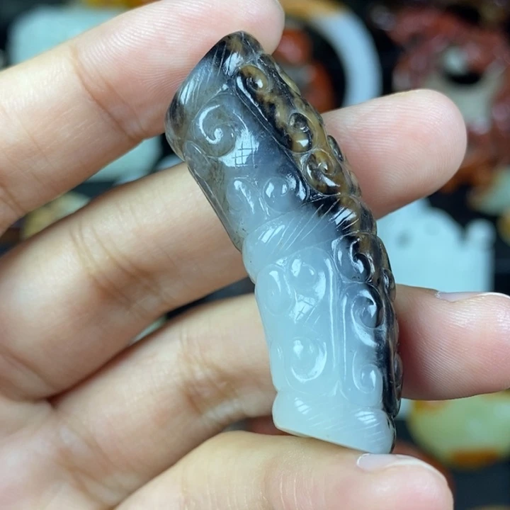 未镶嵌和田玉挂件洪**天