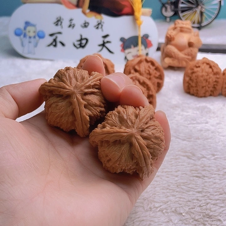 把件文玩核桃只****志三棱