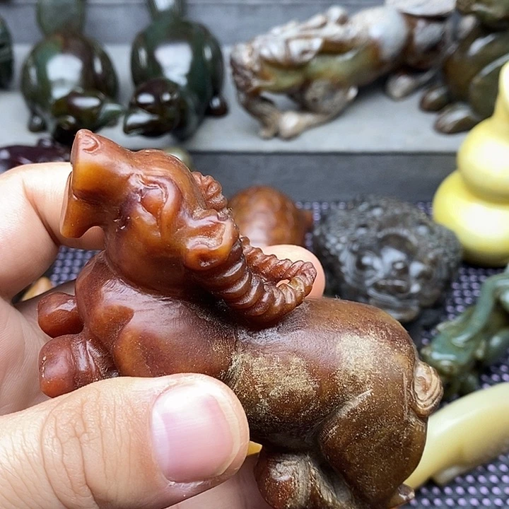 未镶嵌蛇纹石玉颈饰