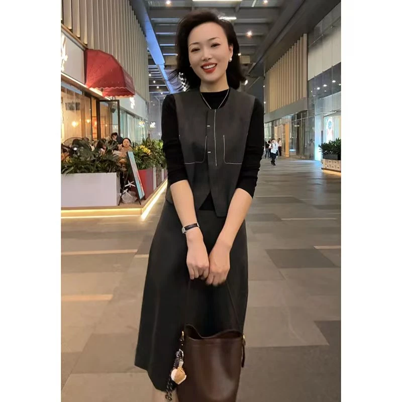 圆领单排扣明线短款西装马甲外套欧货洋气设计感小众马夹24288