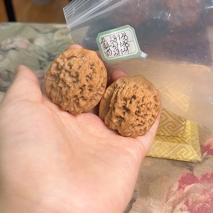 文玩核桃吊坠非嫁接马老四