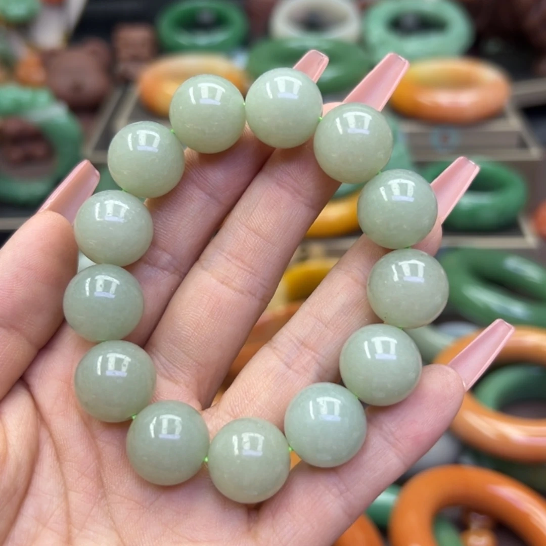 未镶嵌手镯石英岩玉