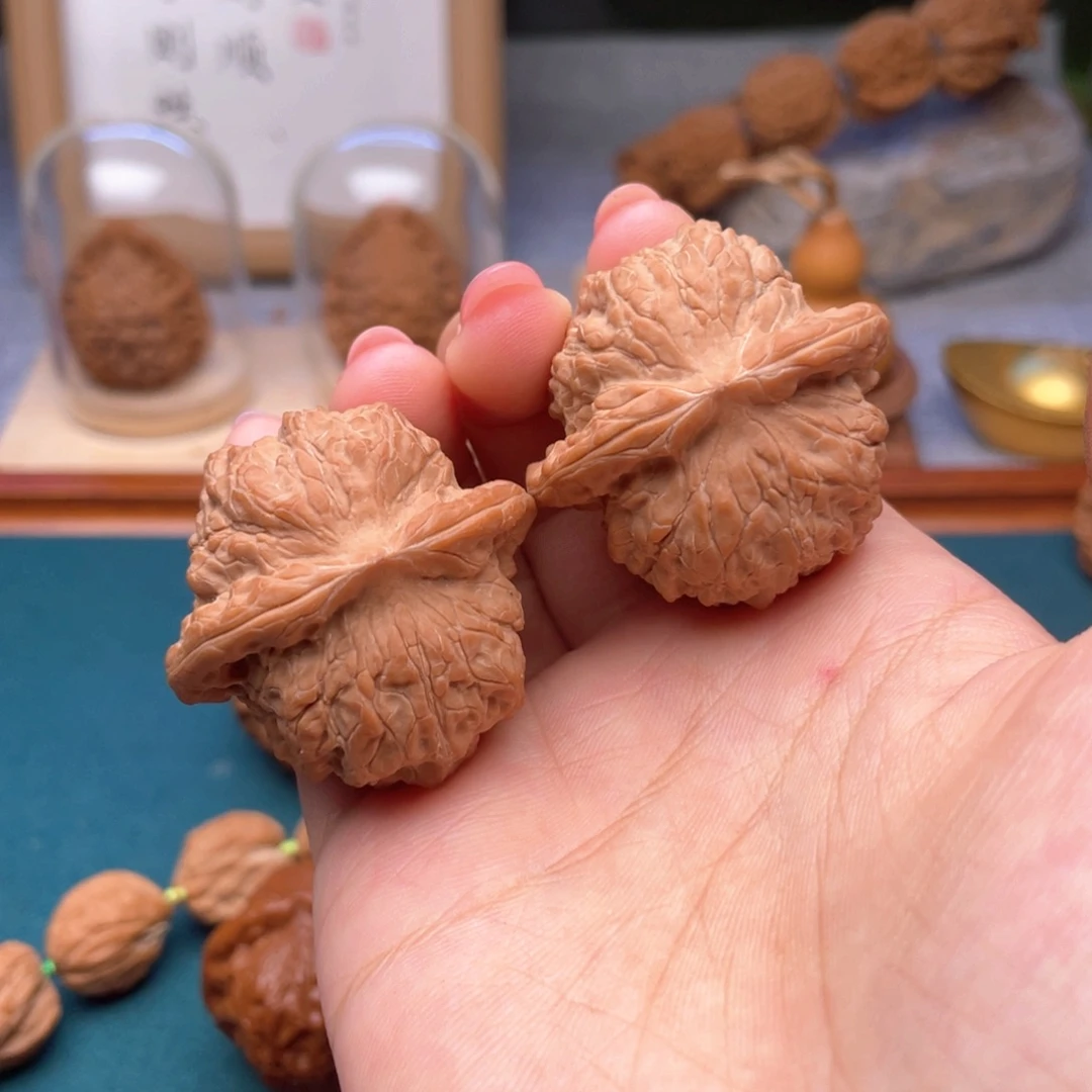 文玩核桃吊坠39尺全品血麒麟